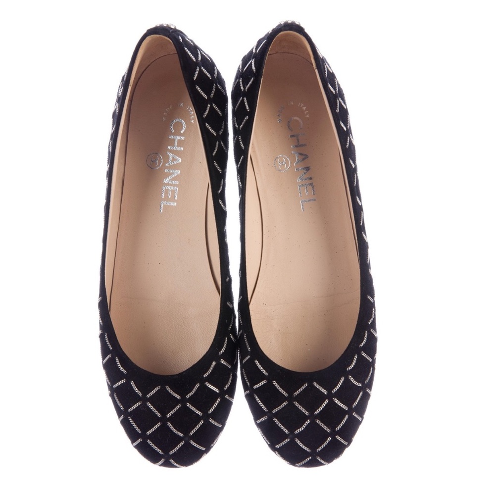 From 2015 CHANEL black suede flats w/chain accent